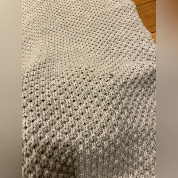 NEW Banana Republic Scarf - Picture 5 of 10